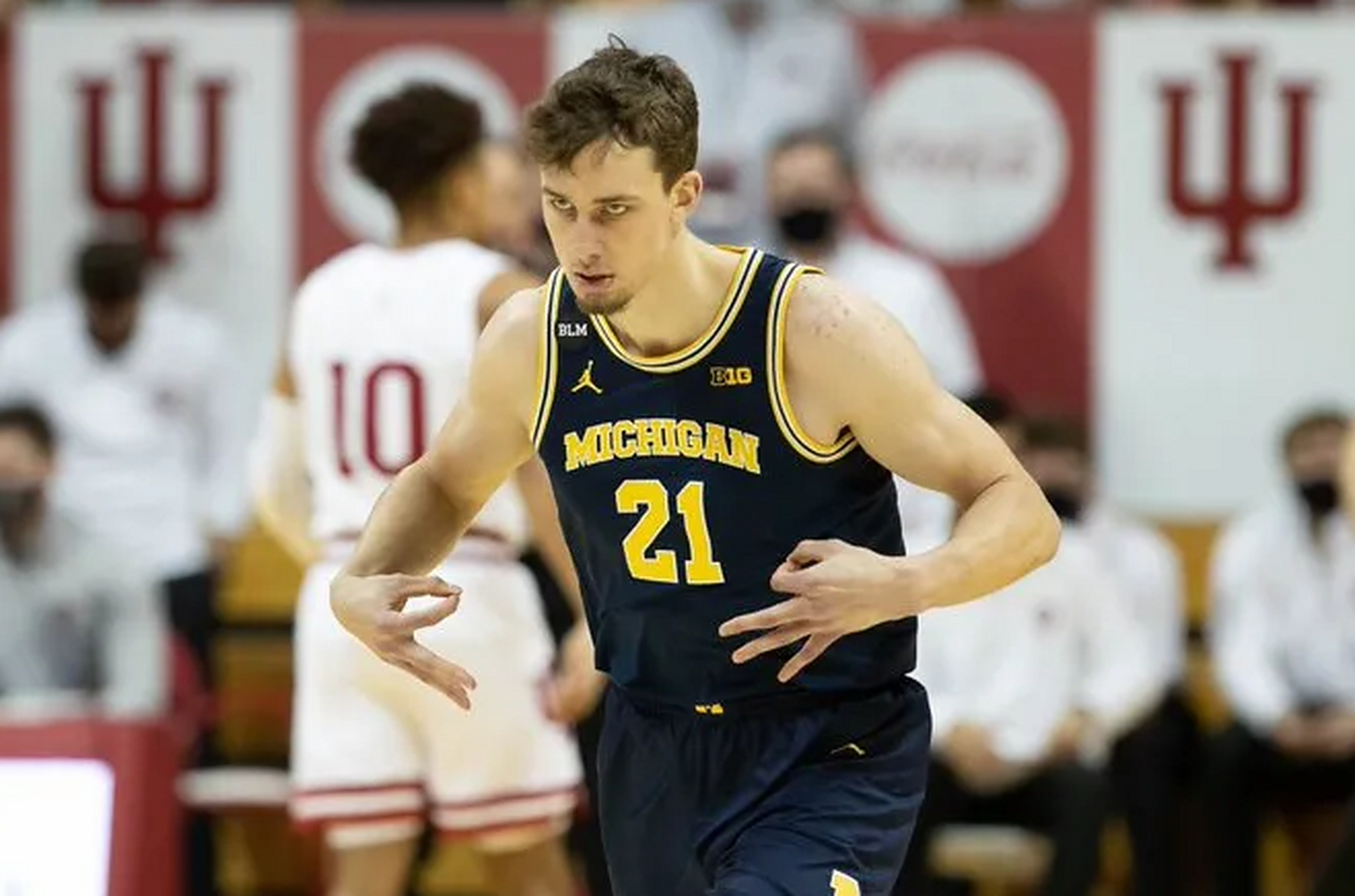 九游-包含里程碑夜奥兰多魔术临场应变，欧联加时末段刷纪录，引发热议，赛季目标并未改变的词条